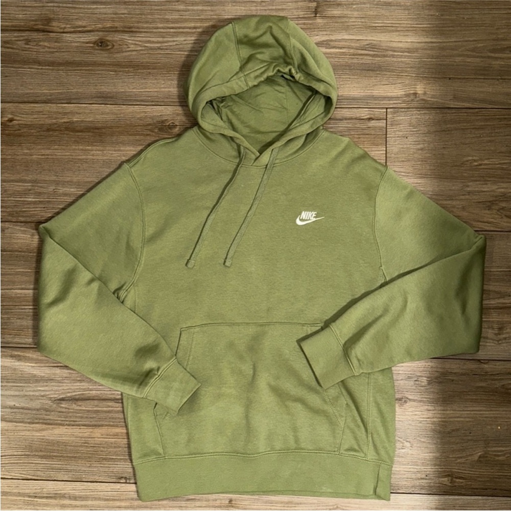 Nike Men's Green Hoodie